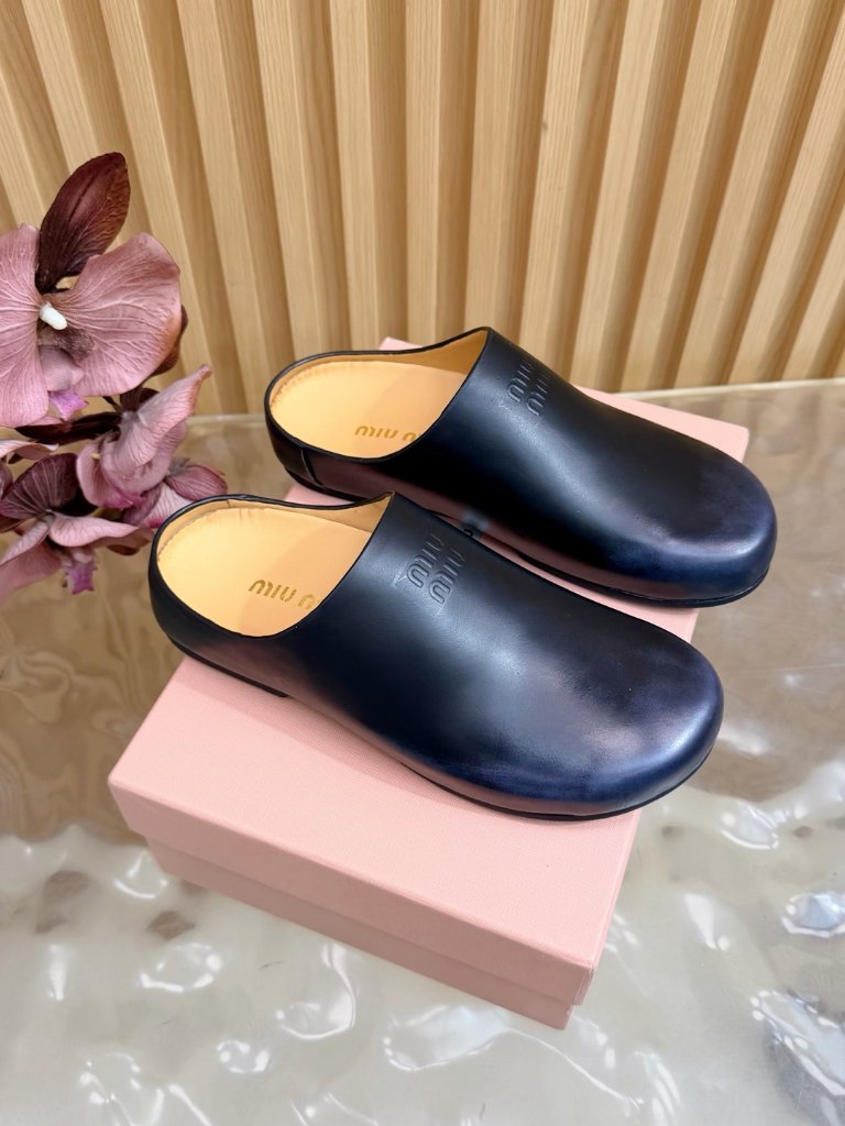 Miu Miu SpringSummer New Arrival Ombre Boat Shoes Flat Sandals Slip-Resistant 330$